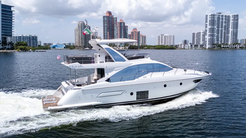 Slide: The Image of Azimut 50 FLY 2023 - 32