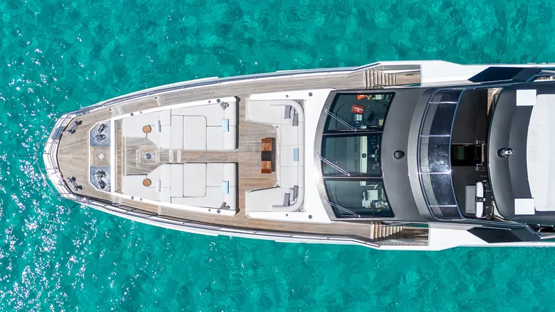 Slide: The Image of Azimut GRANDE 32 METRI 2023 - 39