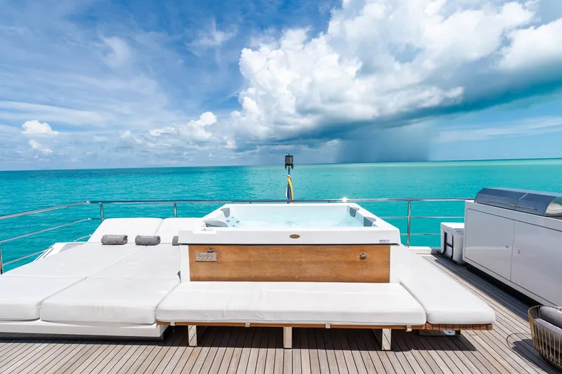 Slide: The Image of Azimut GRANDE 32 METRI 2023 - 34