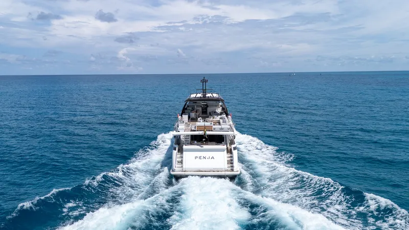 Slide: The Image of Azimut GRANDE 32 METRI 2023 - 40