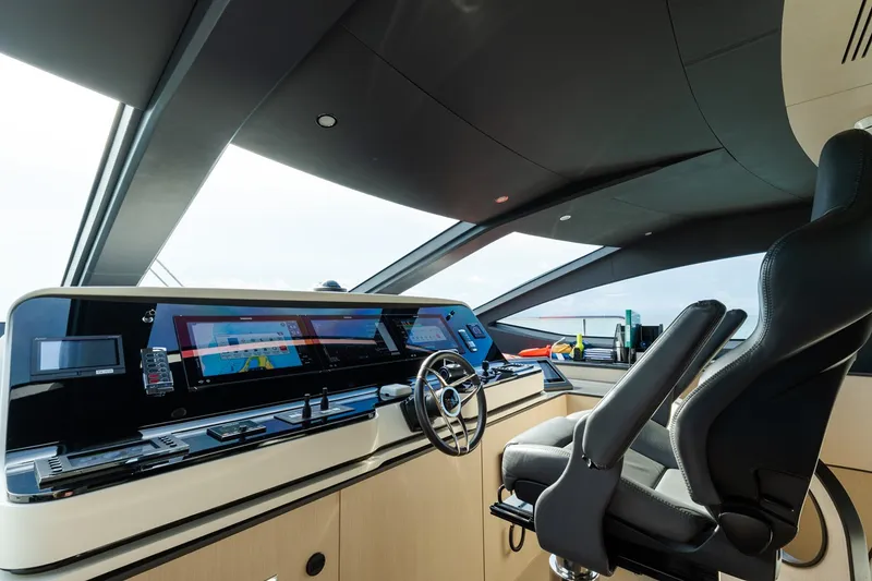 Slide: The Image of Azimut GRANDE 32 METRI 2023 - 18