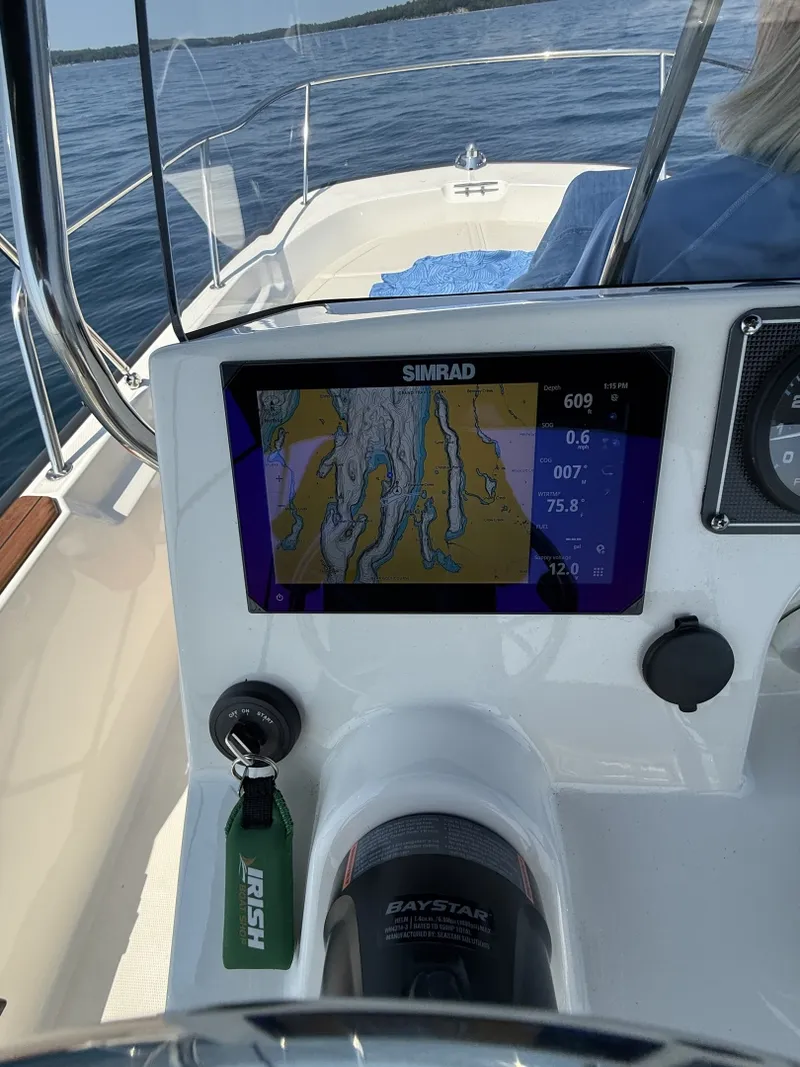 Slide: The Image of Boston Whaler 170 Montauk 2018 - 7