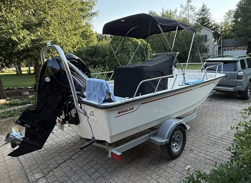 Slide: The Image of Boston Whaler 170 Montauk 2018 - 2