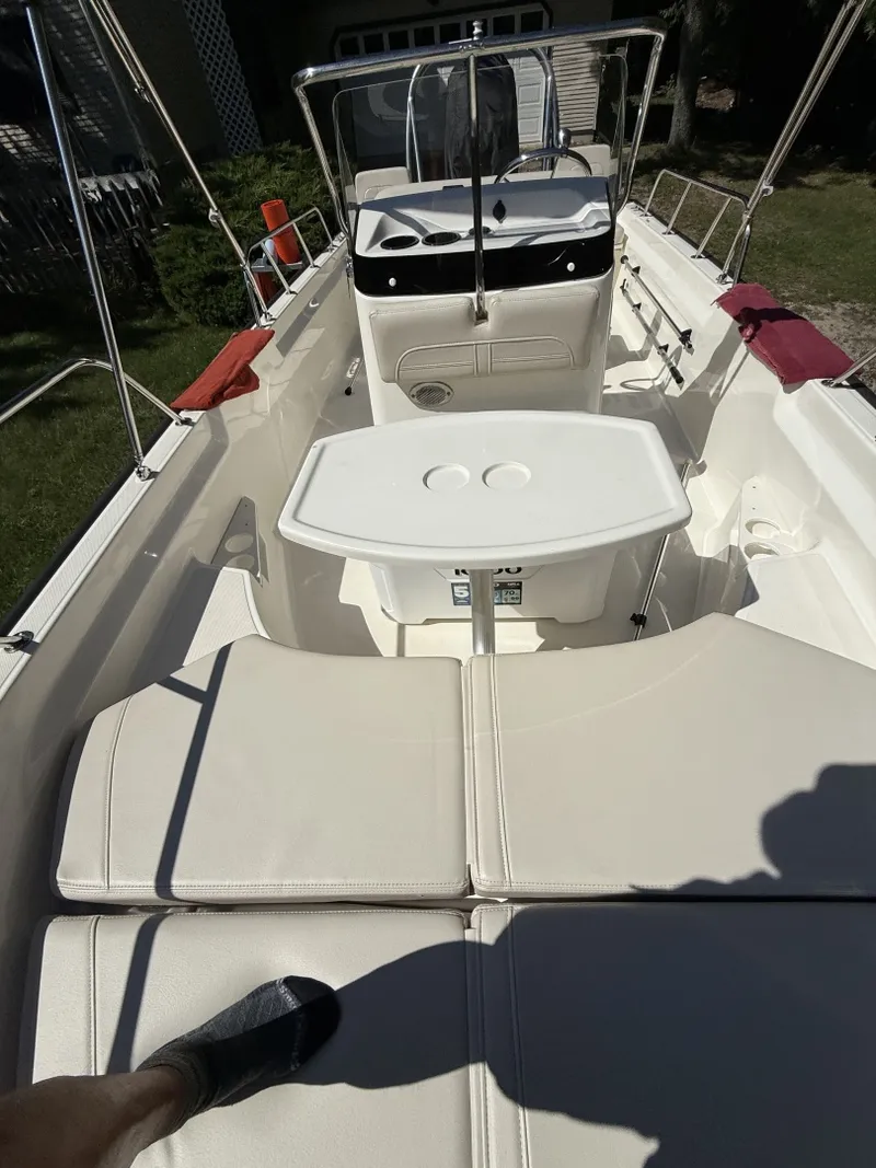 Slide: The Image of Boston Whaler 170 Montauk 2018 - 6