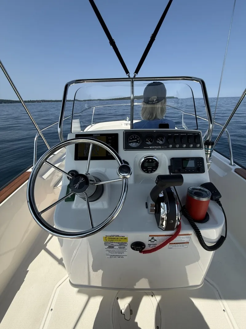 Slide: The Image of Boston Whaler 170 Montauk 2018 - 8