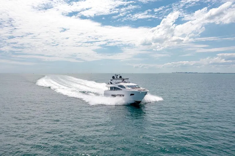 Slide: The Image of Sunseeker 86 Yacht 2021 - 87