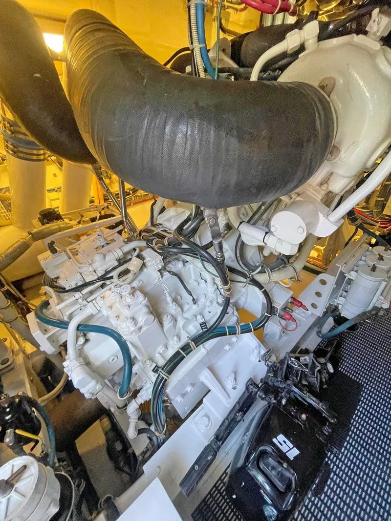 Slide: The Image of Hatteras 68 Convertible 2007 - 23