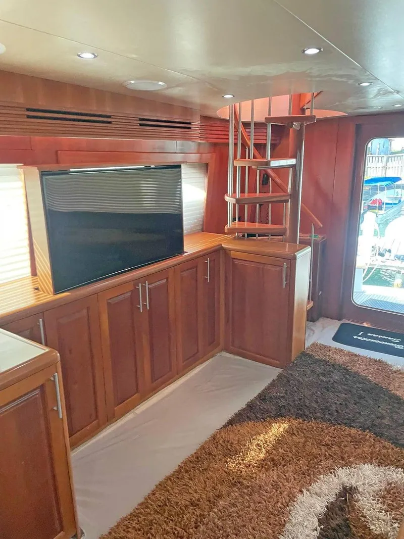 Slide: The Image of Hatteras 68 Convertible 2007 - 13