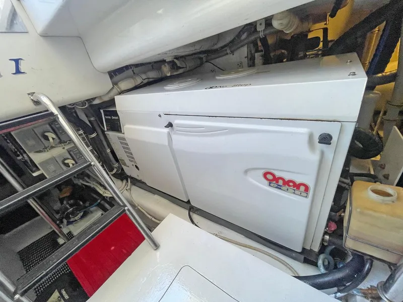 Slide: The Image of Hatteras 68 Convertible 2007 - 31