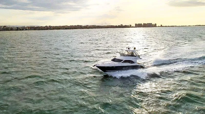 Slide: The Image of Sea Ray 52 Sedan Bridge 2006 - 3