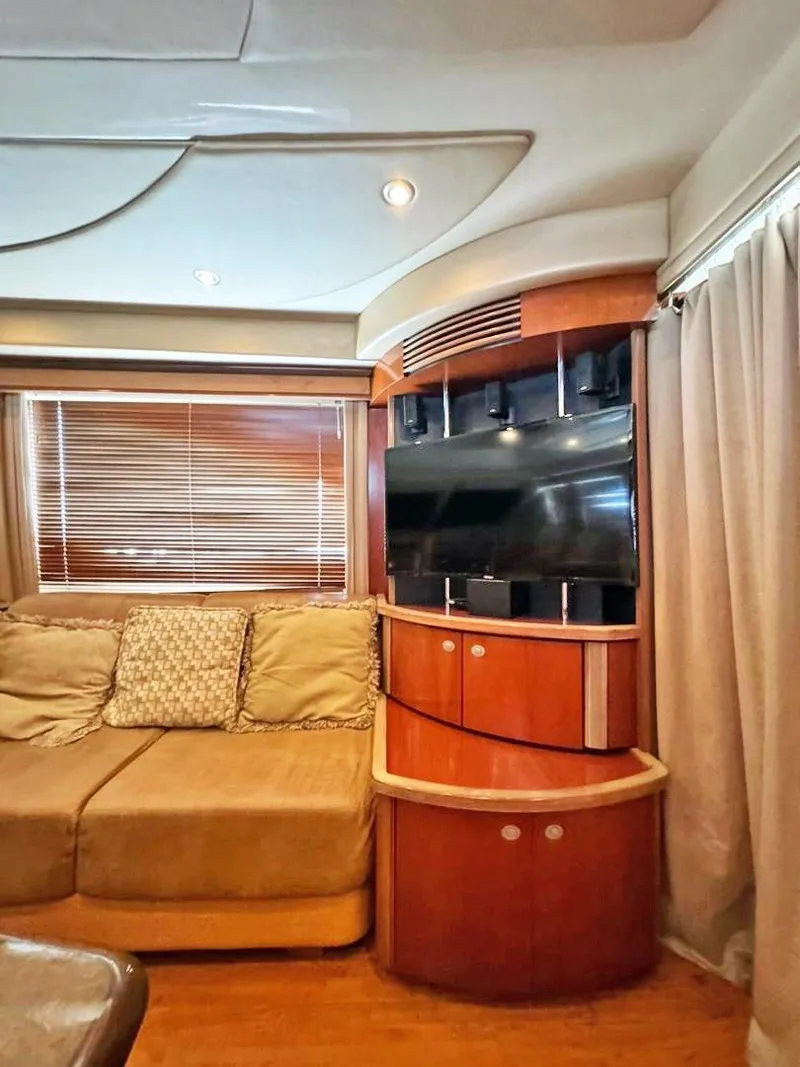Slide: The Image of Sea Ray 52 Sedan Bridge 2006 - 12