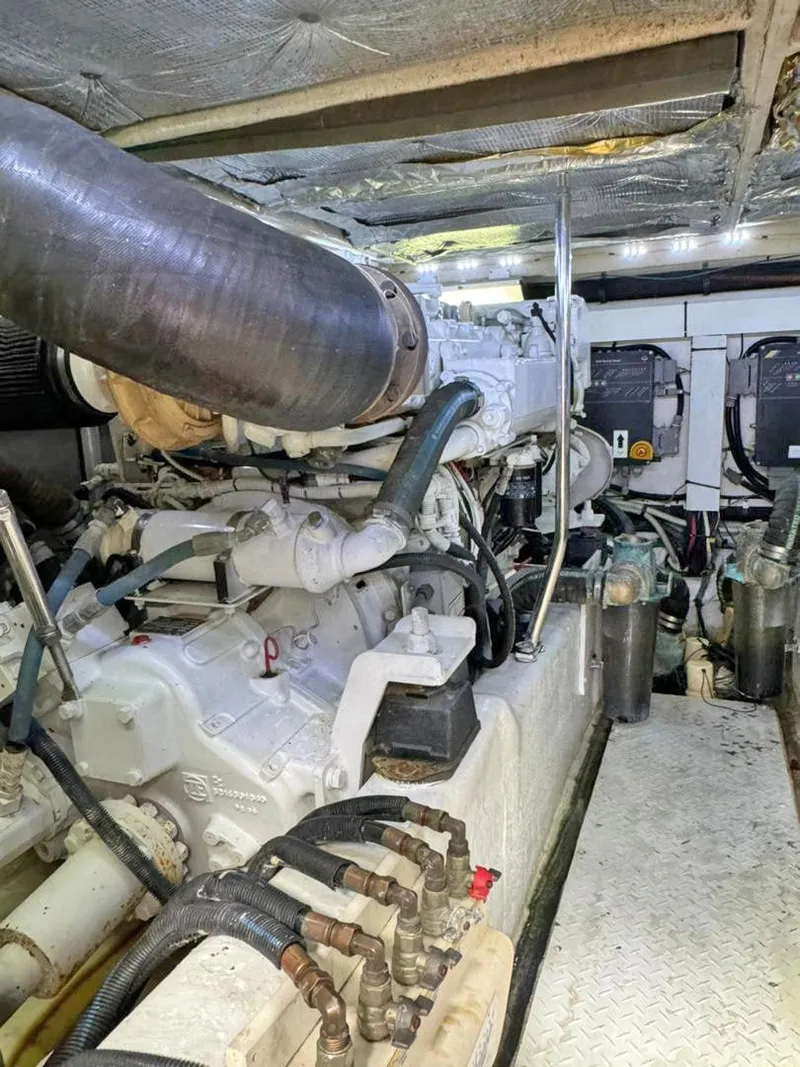 Slide: The Image of Sea Ray 52 Sedan Bridge 2006 - 19