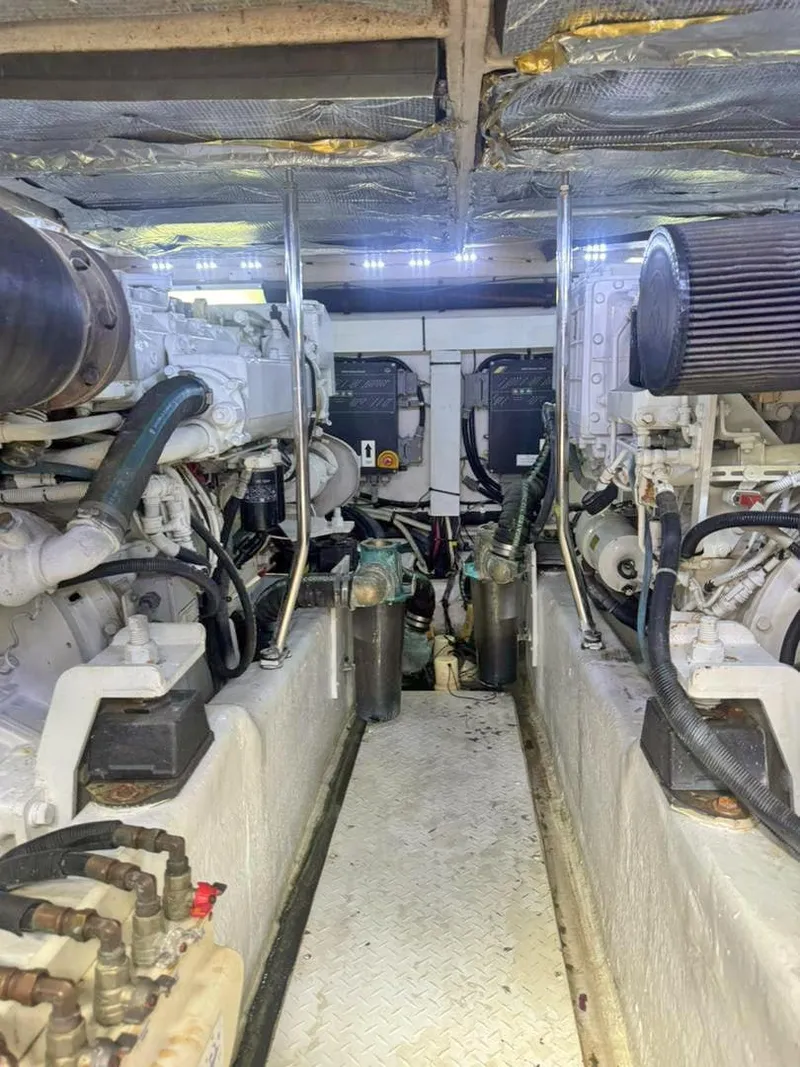 Slide: The Image of Sea Ray 52 Sedan Bridge 2006 - 18