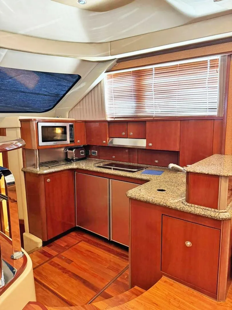 Slide: The Image of Sea Ray 52 Sedan Bridge 2006 - 8