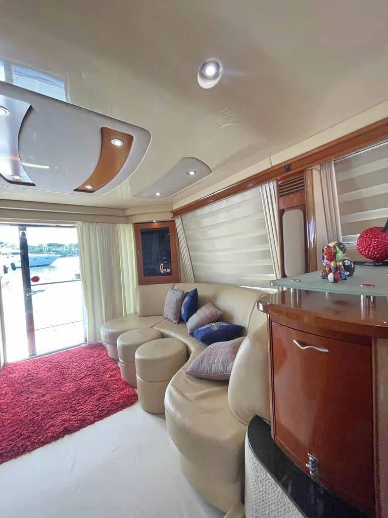 Slide: The Image of Sea Ray 550 Sedan Bridge 2005 - 13
