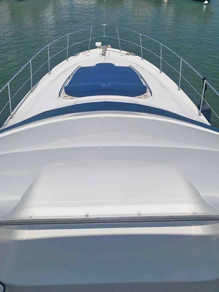 Slide: The Image of Sea Ray 550 Sedan Bridge 2005 - 21