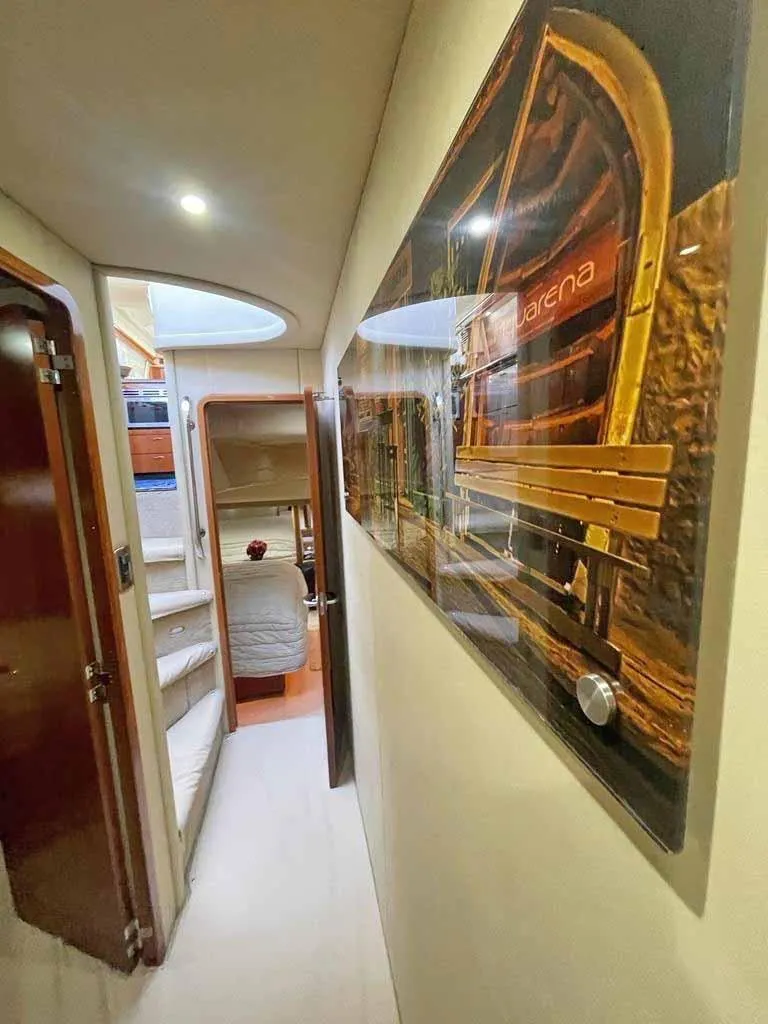 Slide: The Image of Sea Ray 550 Sedan Bridge 2005 - 14