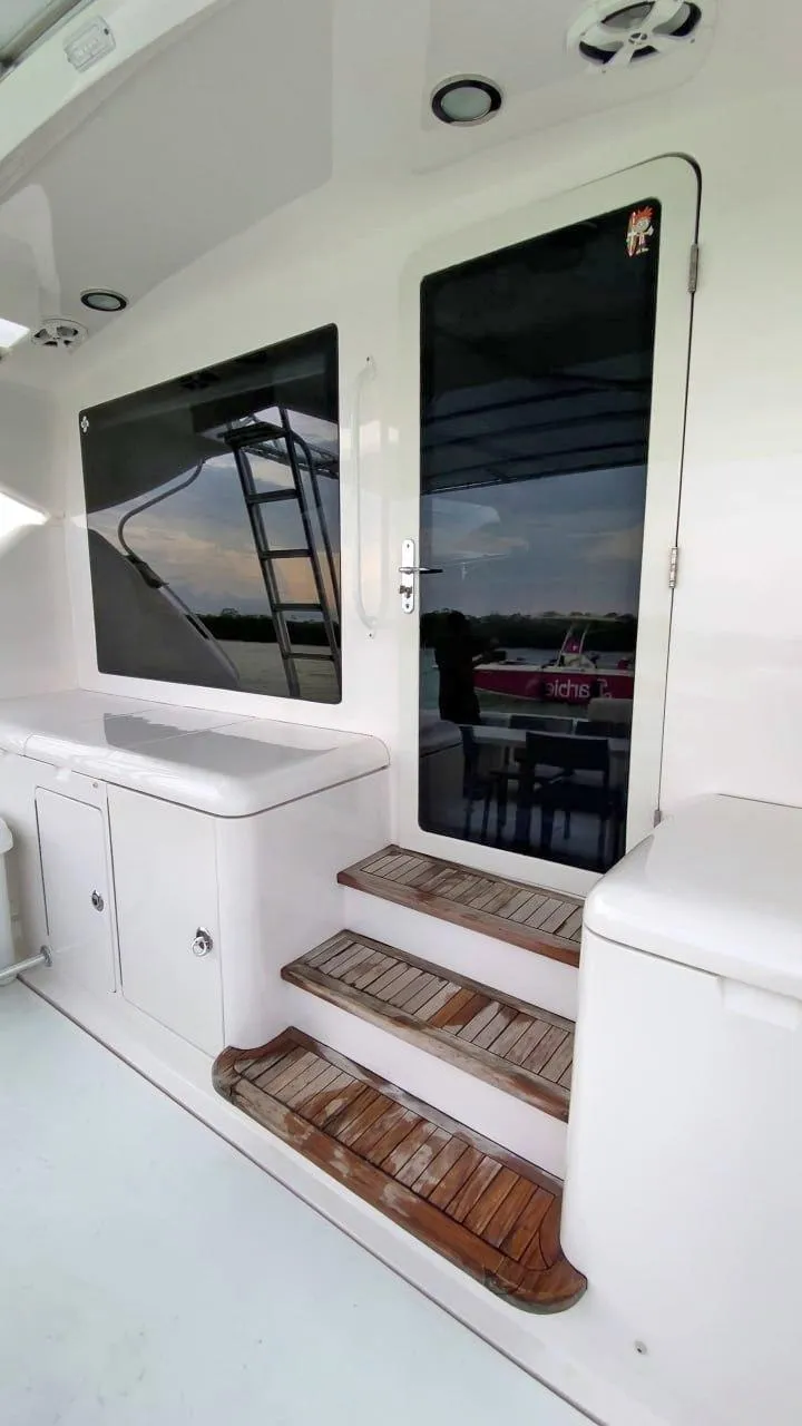 Slide: The Image of Bertram 510 Convertible 2004 - 36