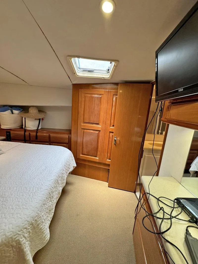 Slide: The Image of Viking 58 Convertible 1998 - 40