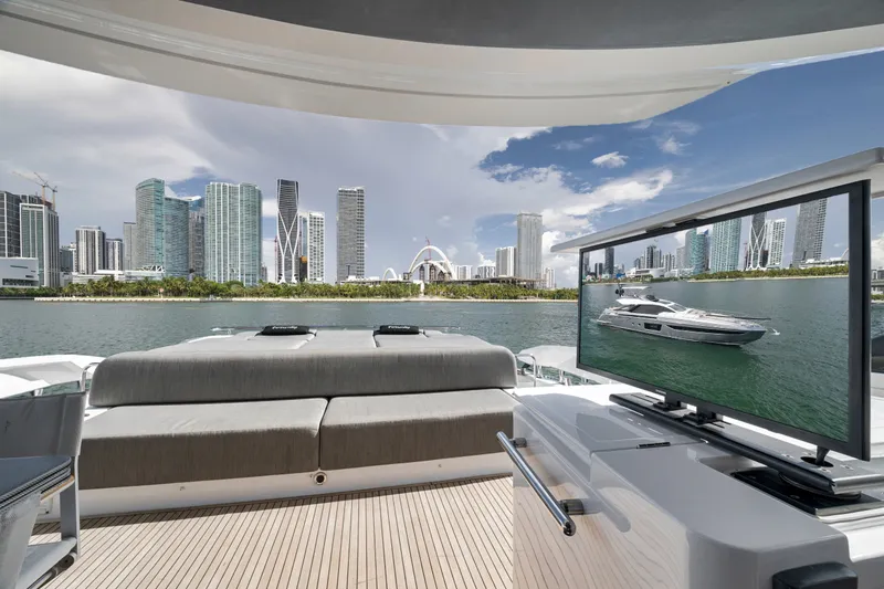 Slide: The Image of Azimut S8 2020 - 67