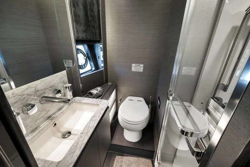 Slide: The Image of Azimut S8 2020 - 98
