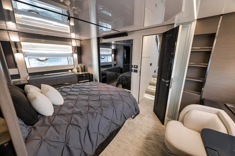 Slide: The Image of Azimut S8 2020 - 47