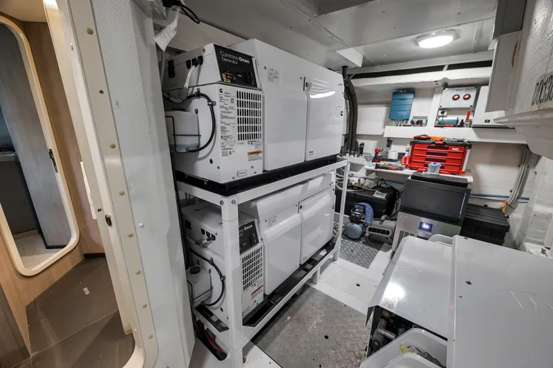 Slide: The Image of Azimut S8 2020 - 36