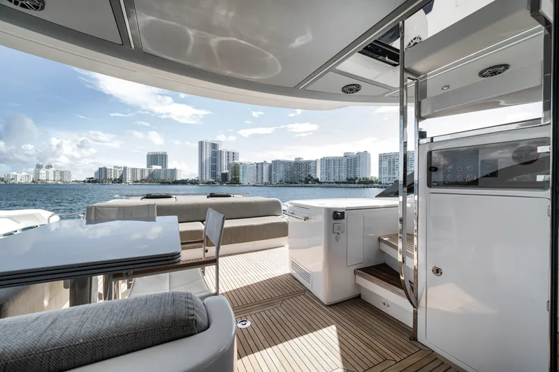 Slide: The Image of Azimut S8 2020 - 63