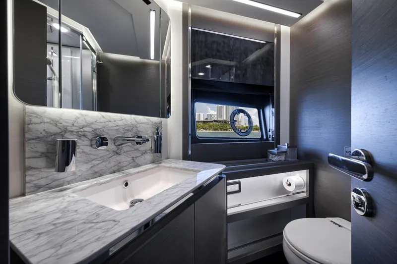 Slide: The Image of Azimut S8 2020 - 104