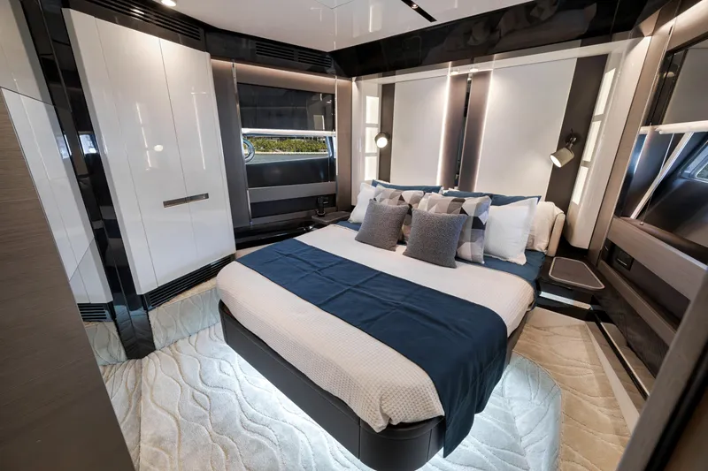 Slide: The Image of Azimut S8 2020 - 102