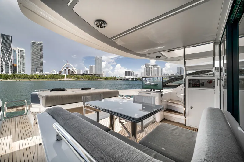 Slide: The Image of Azimut S8 2020 - 66