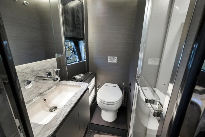 Slide: The Image of Azimut S8 2020 - 97