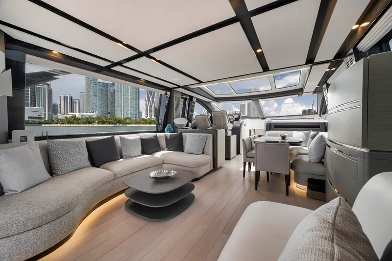 Slide: The Image of Azimut S8 2020 - 87