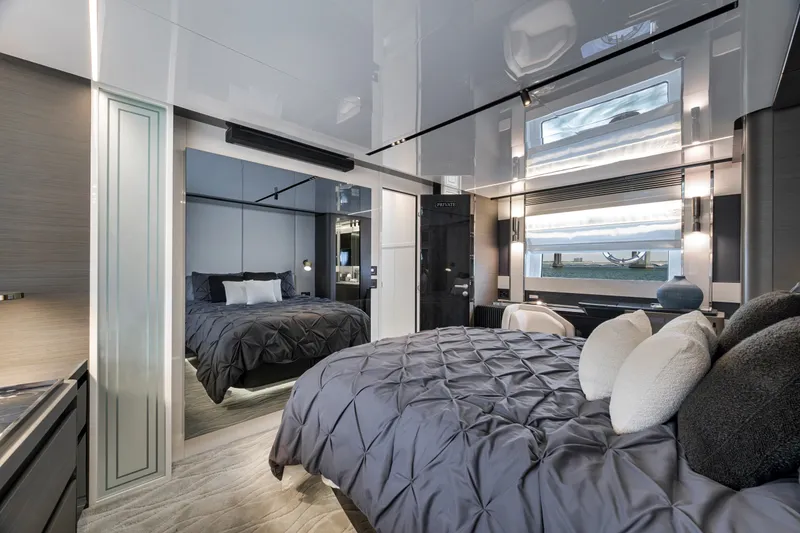 Slide: The Image of Azimut S8 2020 - 49