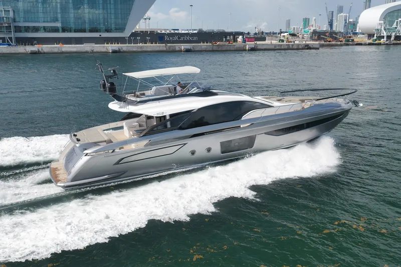 Slide: The Image of Azimut S8 2020 - 27
