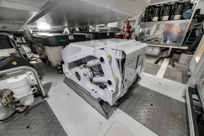 Slide: The Image of Azimut S8 2020 - 37
