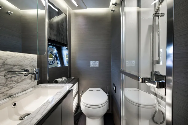 Slide: The Image of Azimut S8 2020 - 96