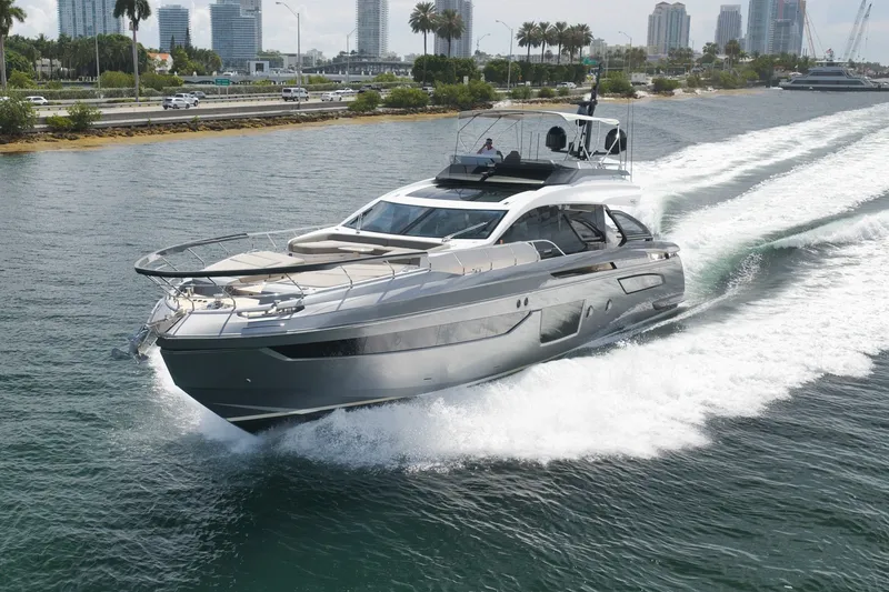 Slide: The Image of Azimut S8 2020 - 25