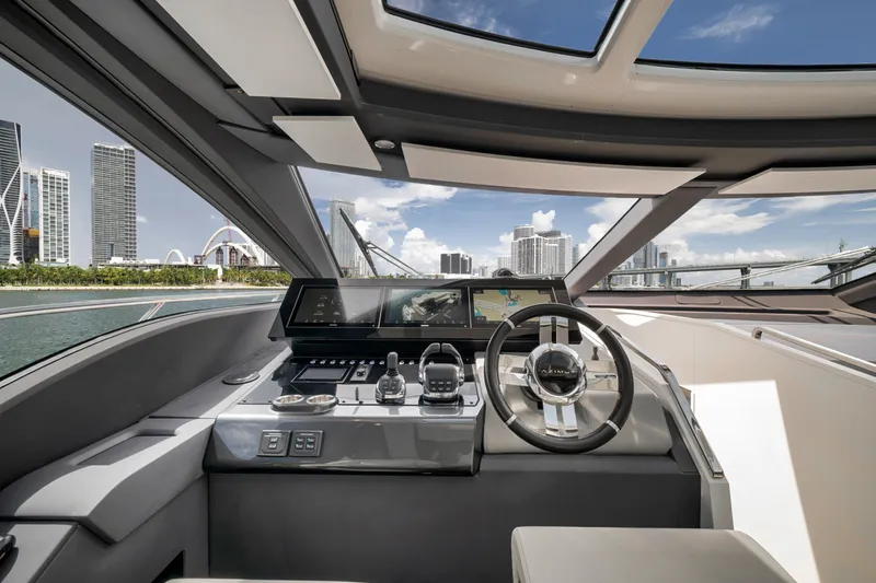 Slide: The Image of Azimut S8 2020 - 90