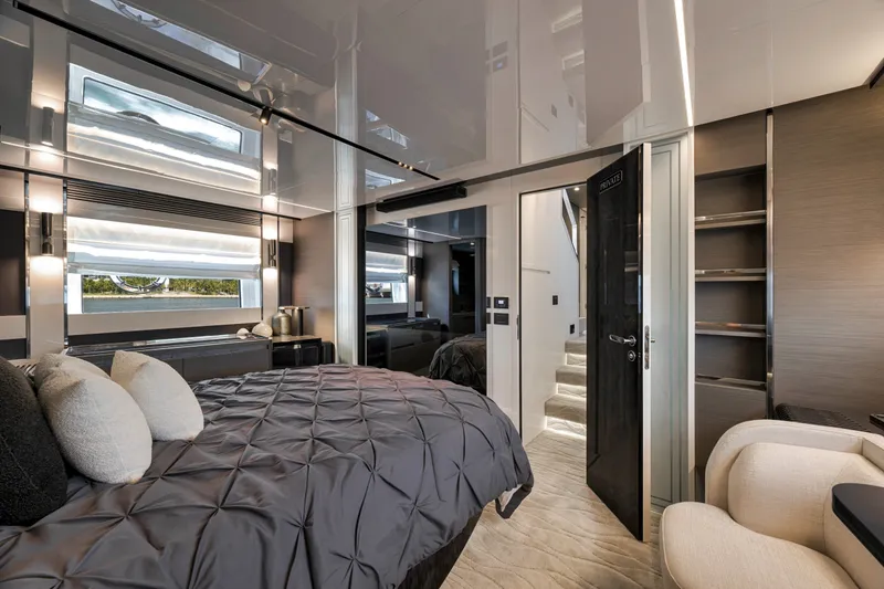 Slide: The Image of Azimut S8 2020 - 48