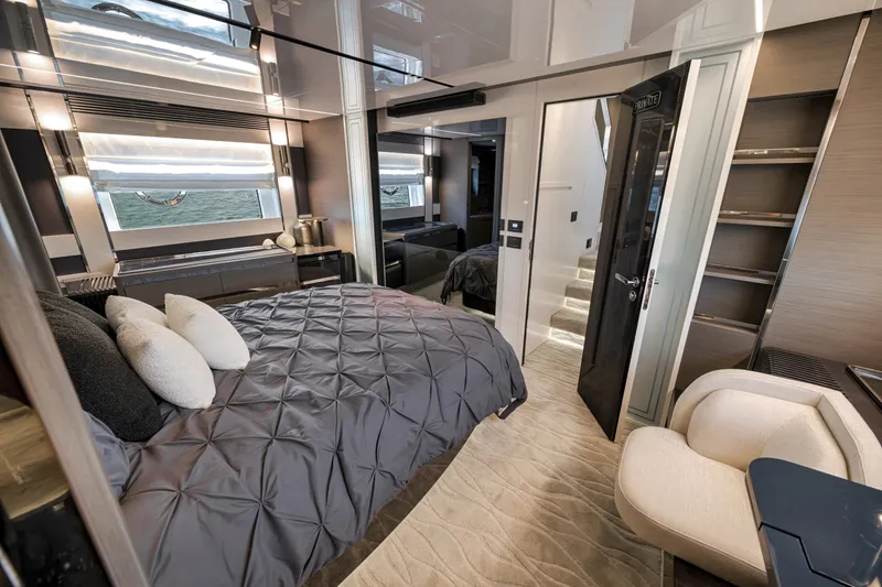 Slide: The Image of Azimut S8 2020 - 46