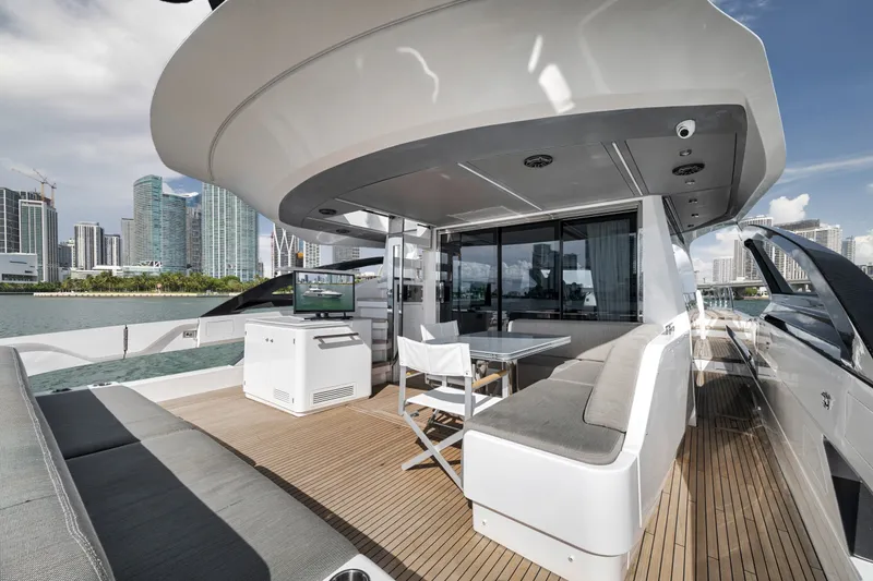Slide: The Image of Azimut S8 2020 - 69