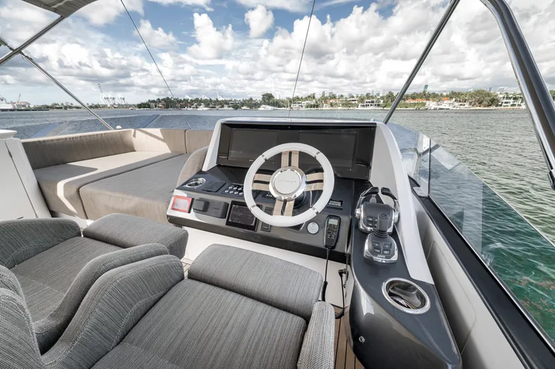 Slide: The Image of Azimut S8 2020 - 76