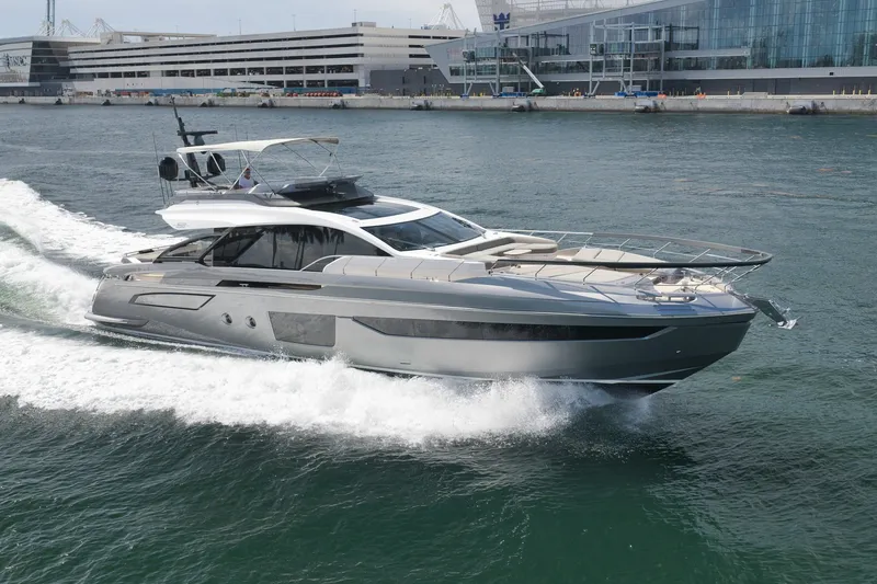 Slide: The Image of Azimut S8 2020 - 28