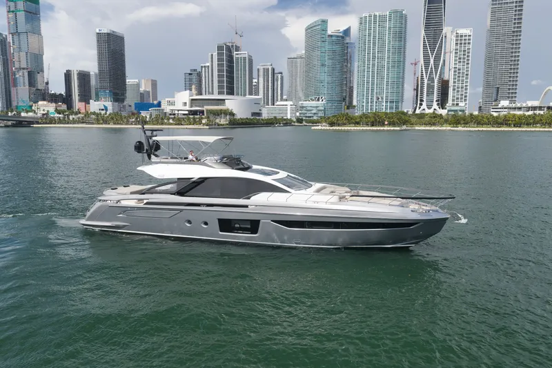 Slide: The Image of Azimut S8 2020 - 31