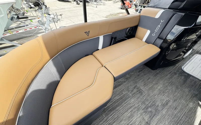 Slide: The Image of Viaggio Lago Z22Q 2025 - 8