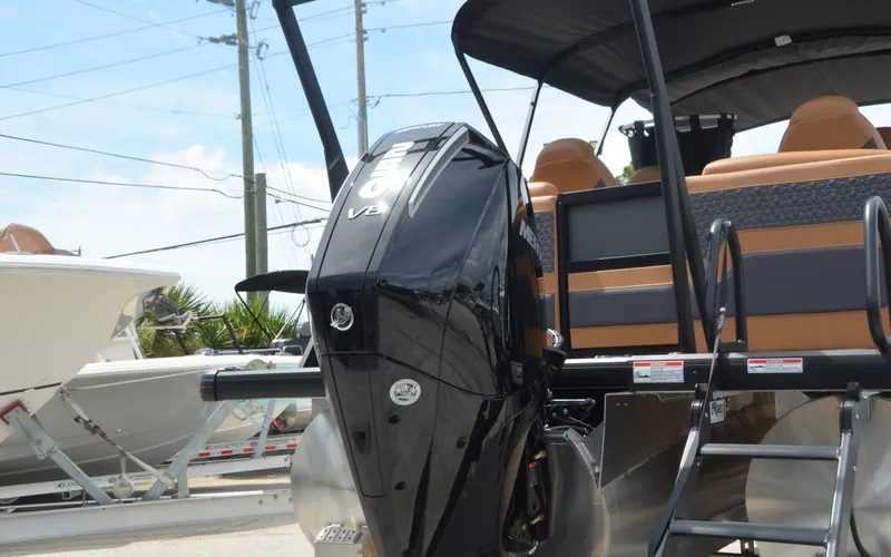 Slide: The Image of Viaggio Lago Z22Q 2025 - 2