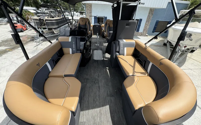Slide: The Image of Viaggio Lago Z22Q 2025 - 5