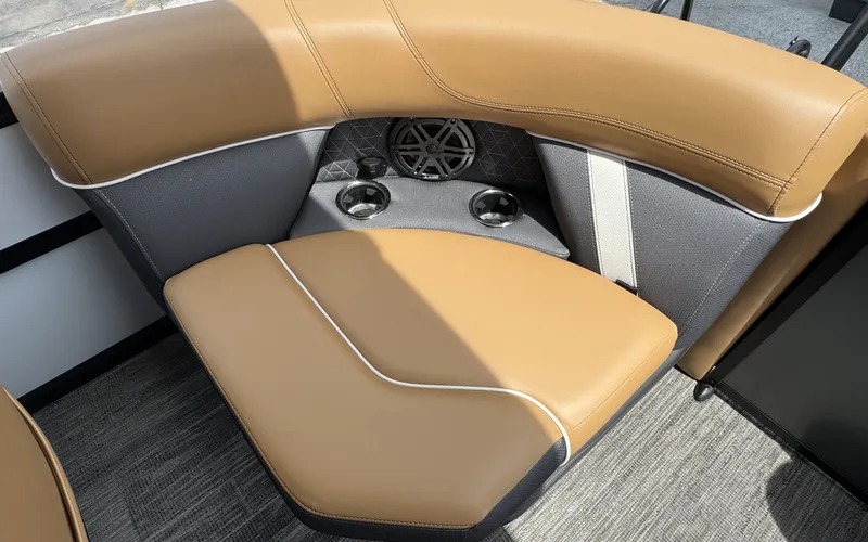 Slide: The Image of Viaggio Lago Z22Q 2025 - 22