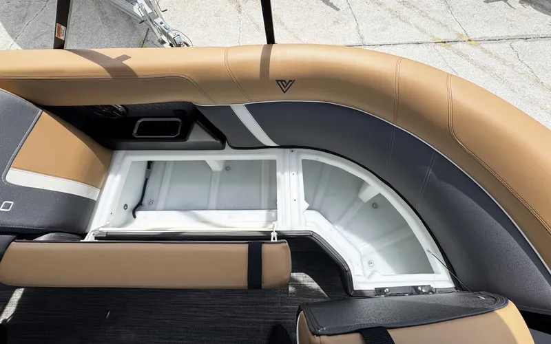 Slide: The Image of Viaggio Lago Z22Q 2025 - 7